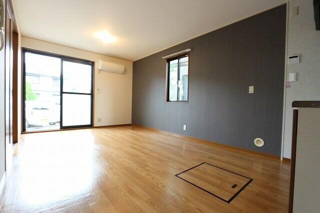 ロイヤルタウンD リビング