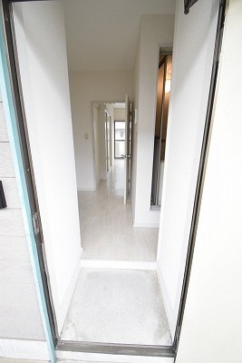 清水ハイツ 玄関