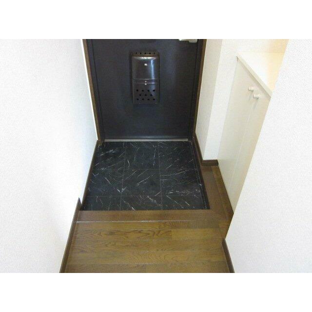 サンアーク元町 玄関