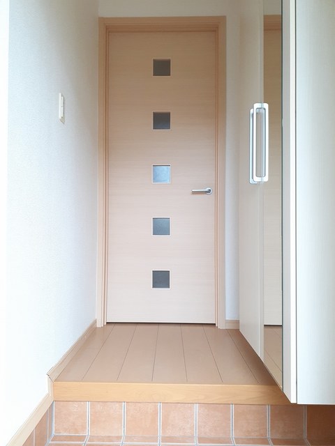 キラリ・トヨダ 玄関