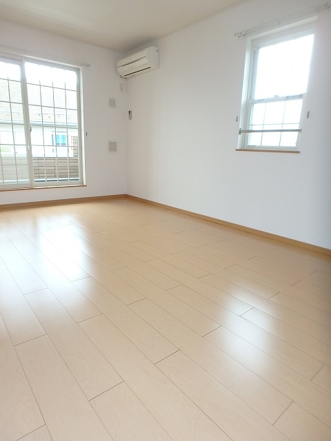 サニーエミＡ リビング