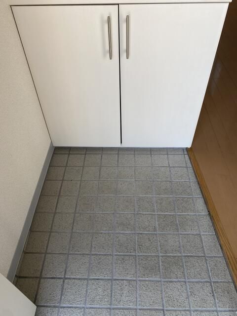 インペリアル参番館 玄関