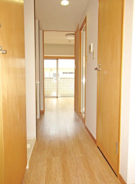 厚木アザレアビル 玄関