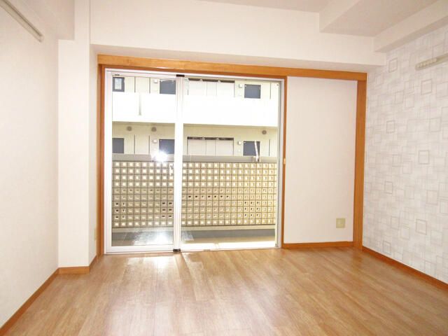 厚木アザレアビル リビング