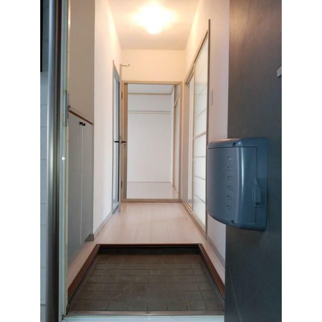 アールヒルズＡ 玄関