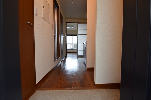 アルファコート鵠沼 玄関