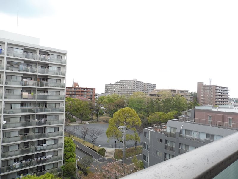 ニューシティ東戸塚クレール丘の街4号棟805号室 ベランダ