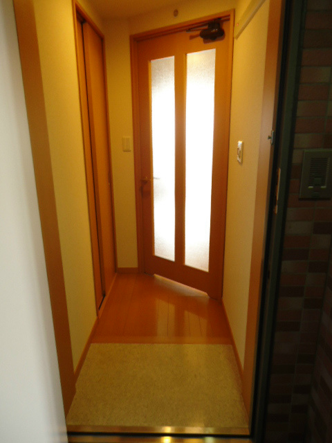 アバンサール湘南 玄関