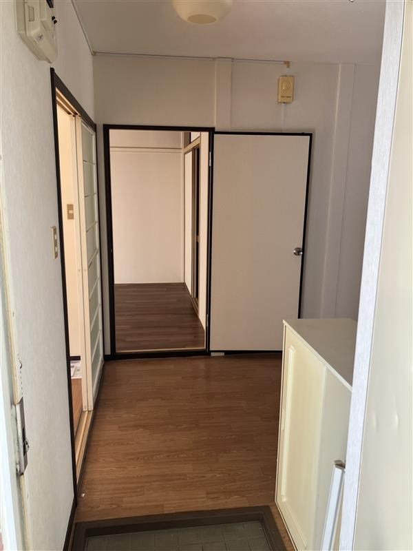 イーストサイドハイツ 玄関