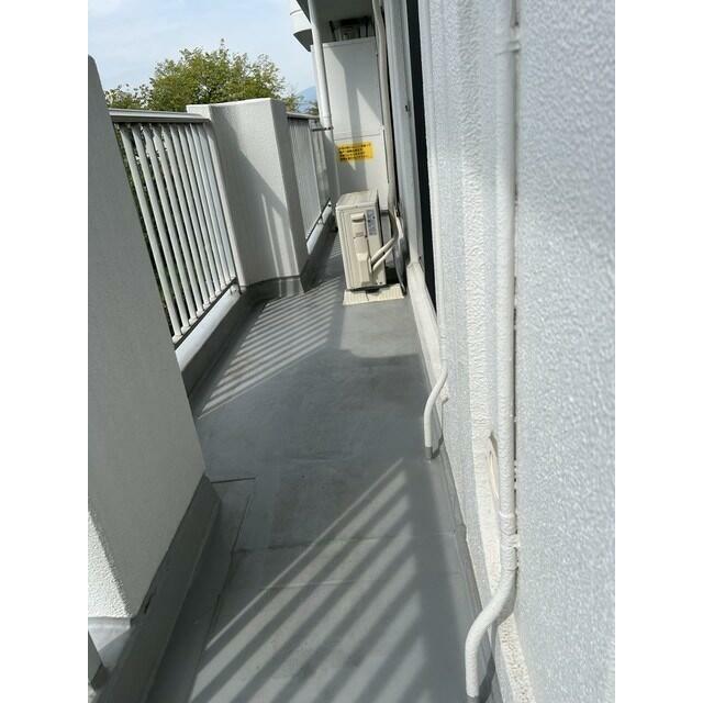 岡田団地13号棟 ベランダ