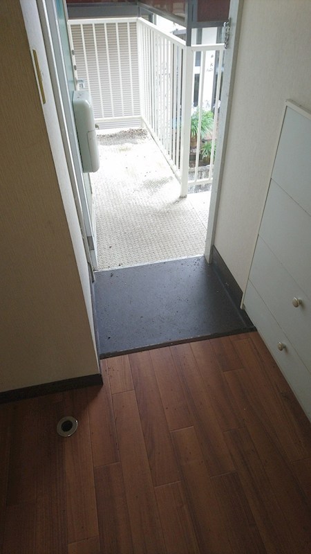 ジュネス東海大学前 玄関