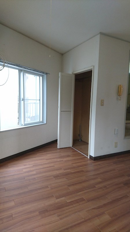 ジュネス東海大学前 リビング