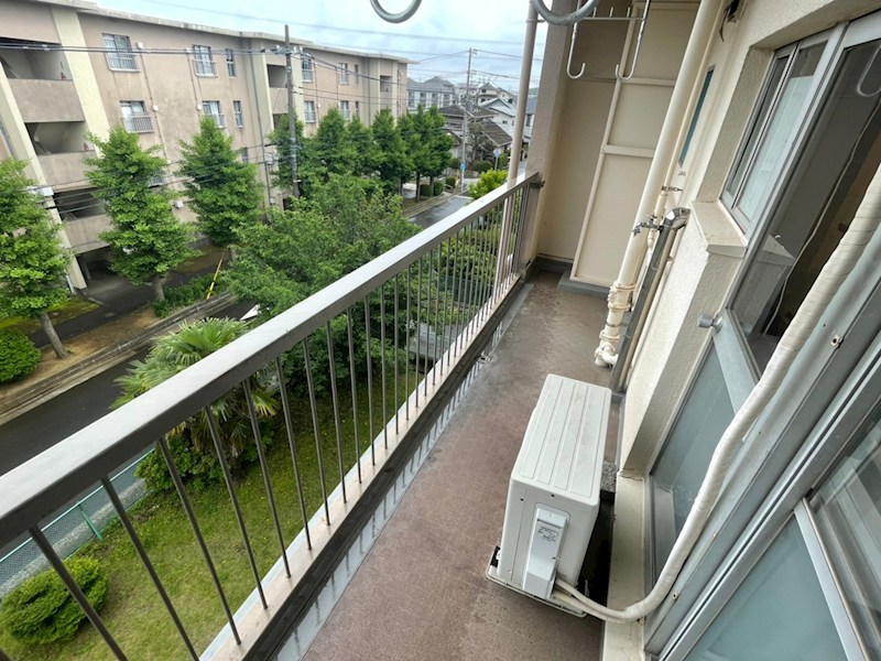川上団地壱八号棟 ベランダ