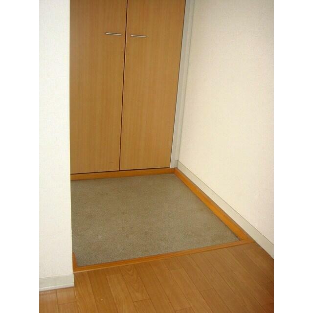 エクレールＢ 玄関