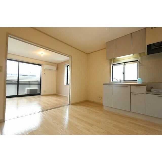 エミグラントＡ リビング