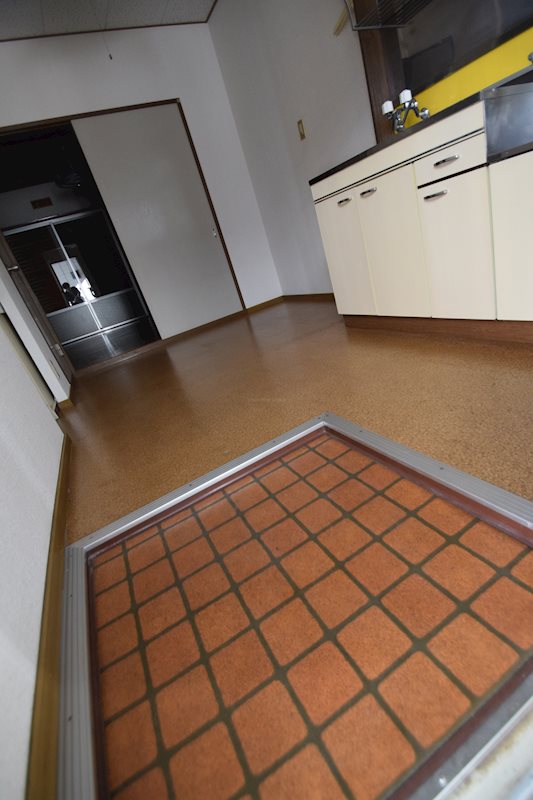 メゾンイシガミ 玄関