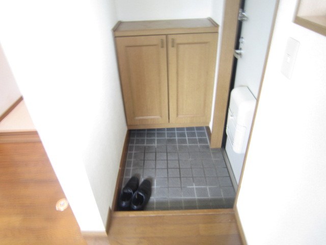 クラウンハイツ2  玄関