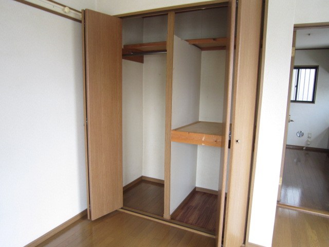 クラウンハイツ2  収納