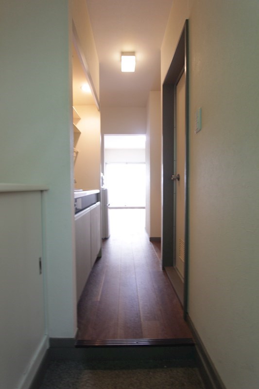 テニメント・ヒル 玄関