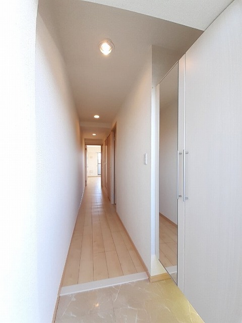 ドミール堤 玄関