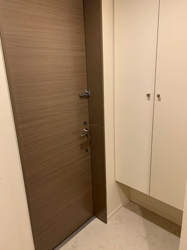 ＭＯＲＥ　ＣＡＬＤＯ　B棟(モア　カルド) 玄関