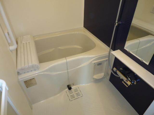 ツヴェルフ湘南 風呂画像