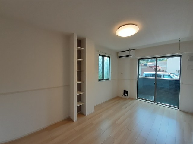 エテルノ　プラシード リビング