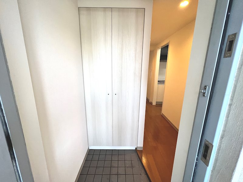 エストコート 玄関