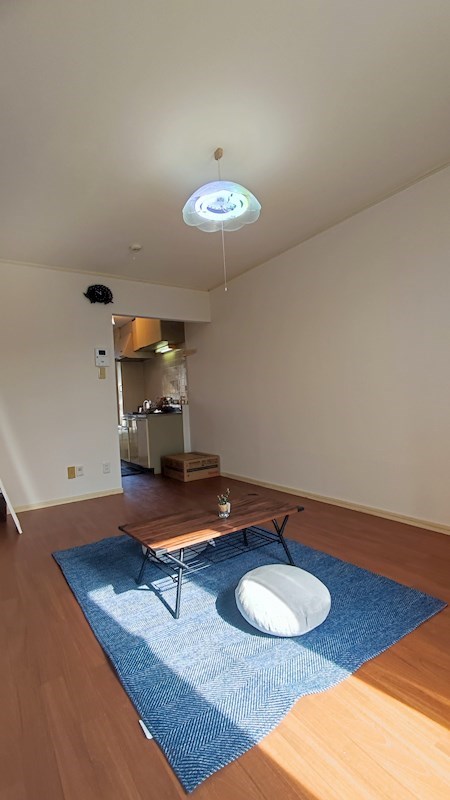 ハイ　ビレッジ   リビング