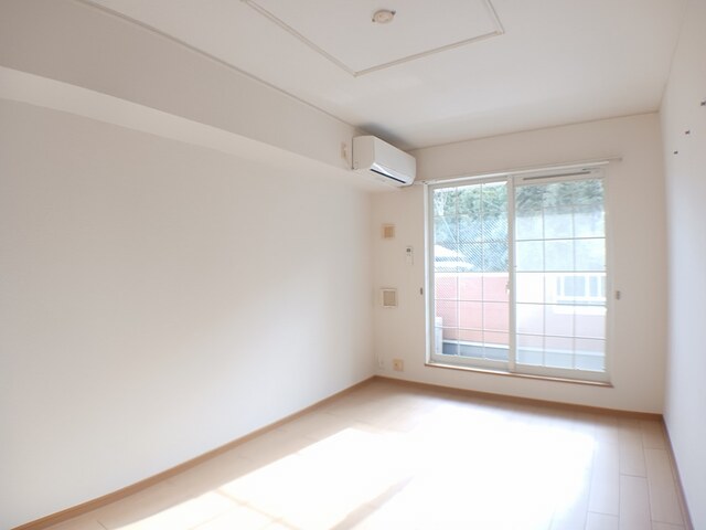 ヴィラ・ミコハタ リビング