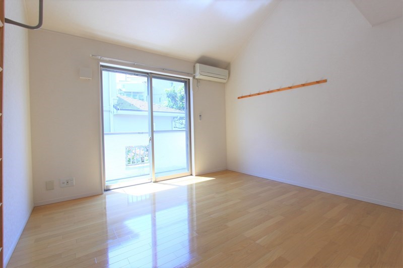 レントラ リビング