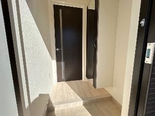 ヴィラ・アズ－ルＢ 玄関