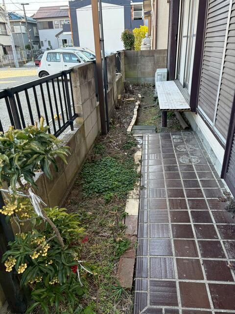 生沢貸家 庭