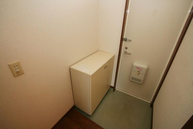 メゾン・ド・カワグチ 玄関