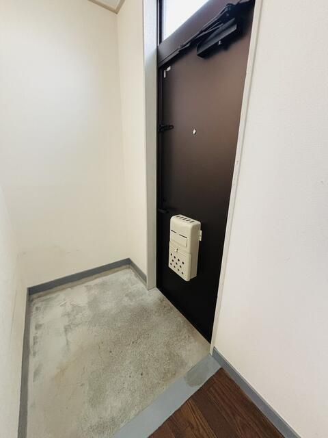 メゾン三陽 玄関