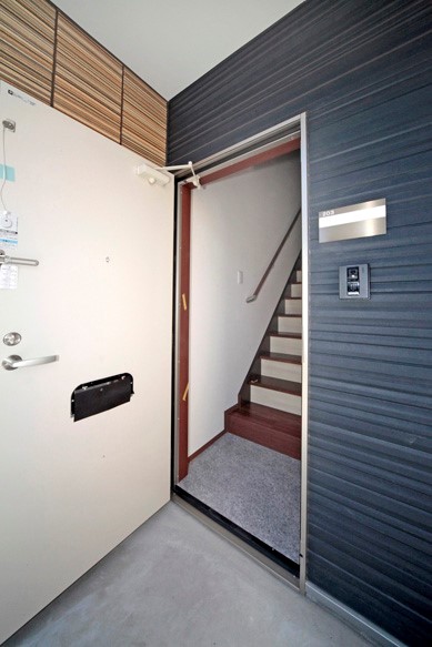 eufonia tres （ユーフォニア トレス） 玄関