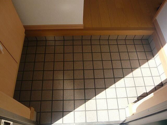 アザレアＢ 玄関