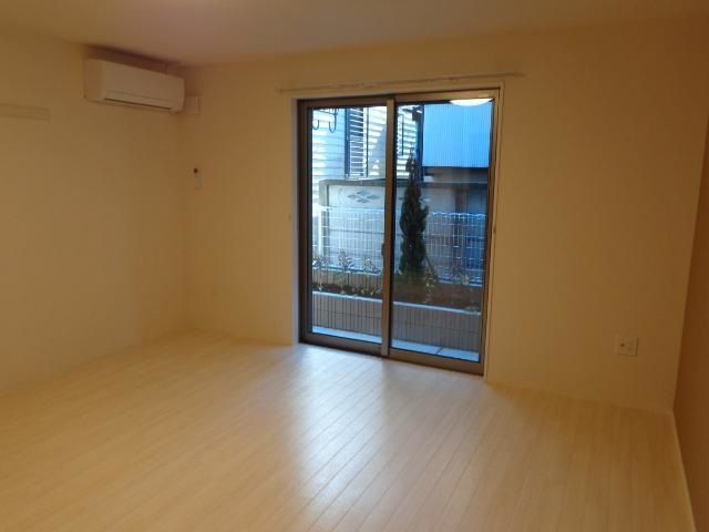 ナディア平塚Ⅱ リビング