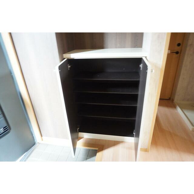 ヴィラ・ジュネス 玄関