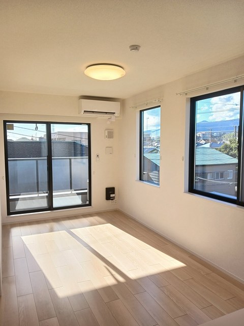 カメリア・ＯＲ リビング