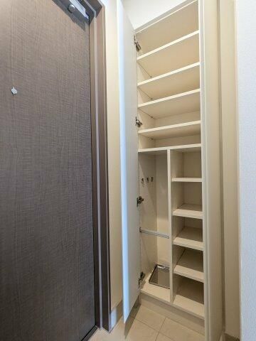 ステラ平塚 玄関