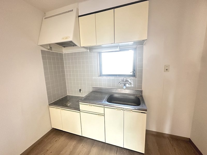 ストークハイツA キッチン