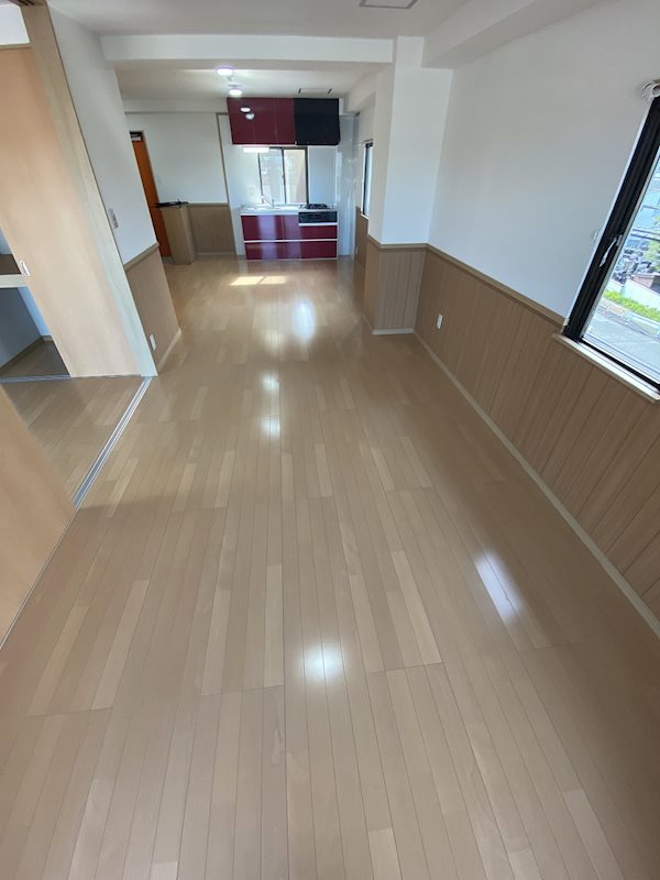 白根ビル リビング