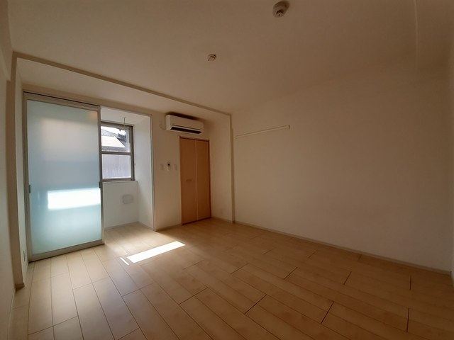 トゥット　フェリーチェ　湘南 リビング