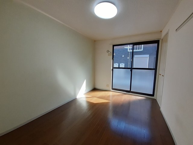 シャトレ湯川Ａ リビング