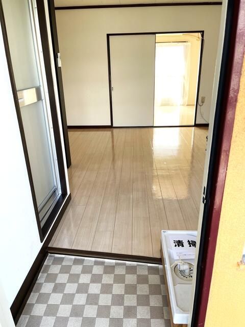 実方ハイツ 玄関