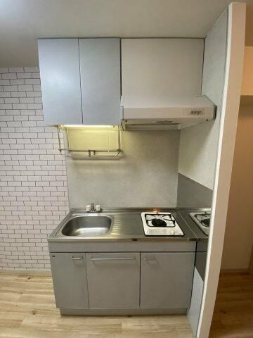 メゾン・ド・ミモザ キッチン