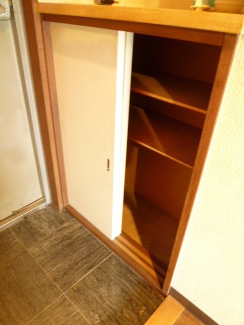 リバティー小泉 玄関