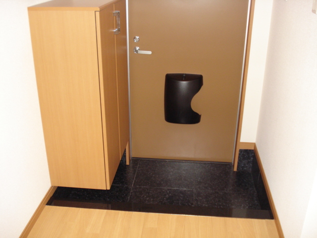 ドミール・ソレイユ 玄関