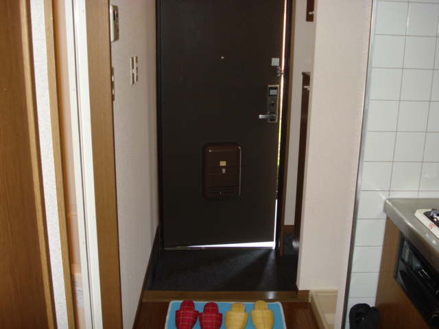 ロズウェルシブヤ 玄関